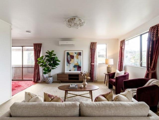 House for rent in Oratia