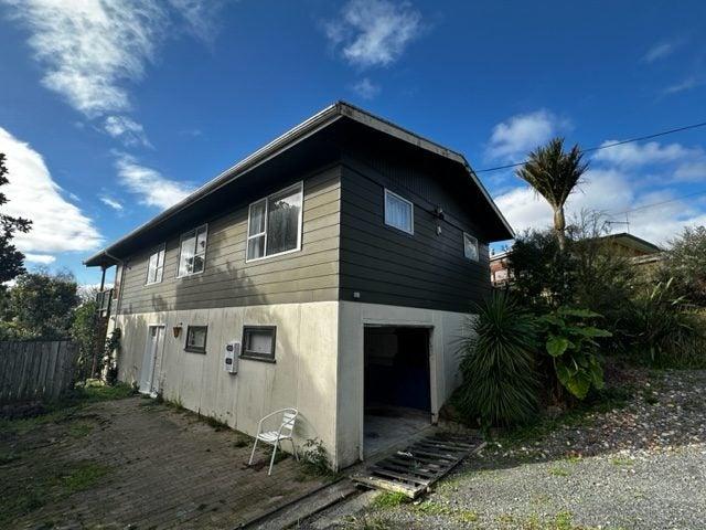 House for rent in Oratia