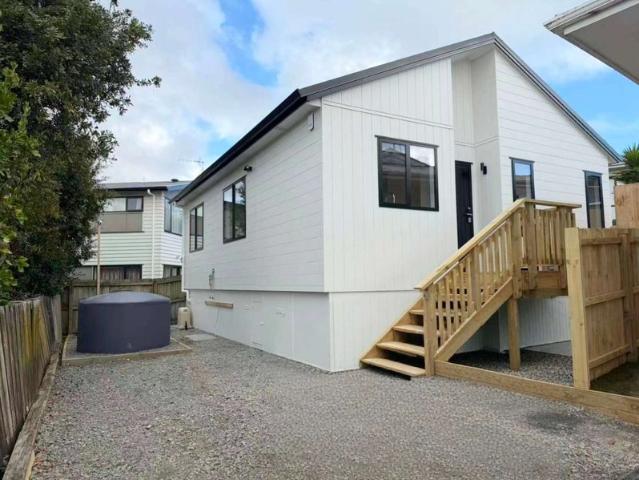 House for rent in Oratia