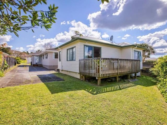 House for rent in Oratia