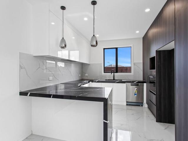House for rent in Oratia