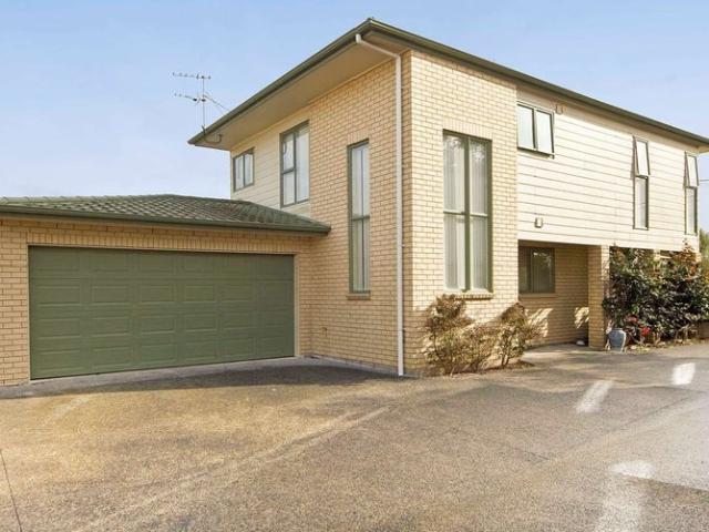 House for rent in Massey West, Henderson-Massey