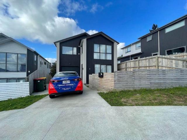House for rent in Oratia
