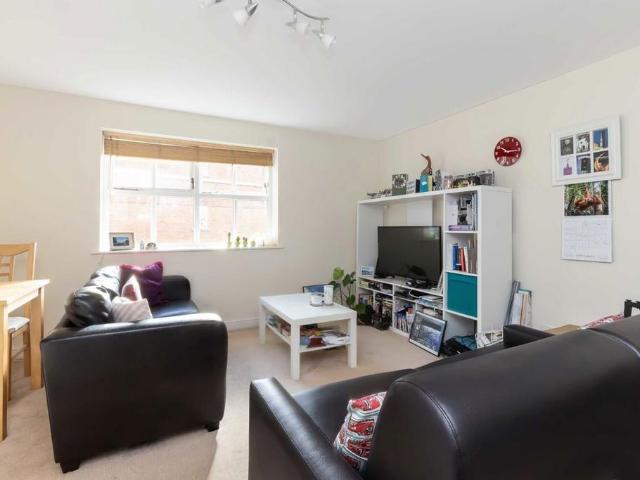 Apartment for rent in Heritage Park, Greater London