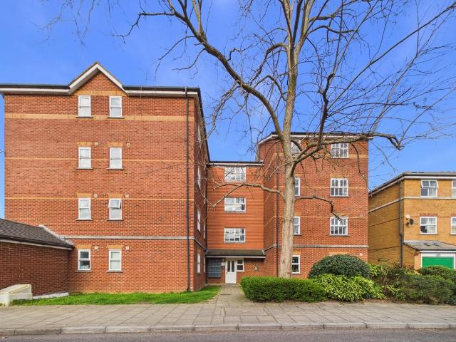 Apartment for rent in Furzedown, Greater London