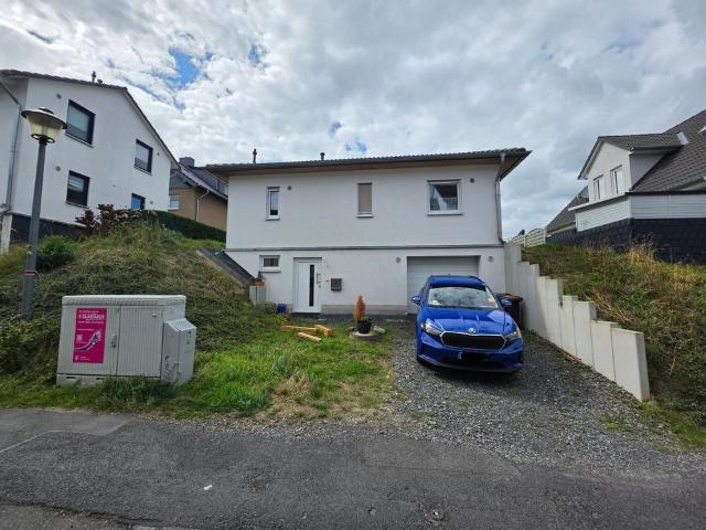 Haus kaufen in Warth, Hennef