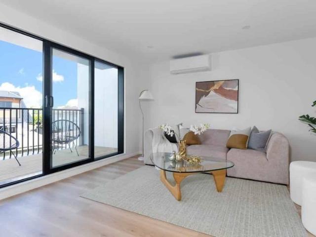 Townhouse for rent in Glendene, Henderson-Massey