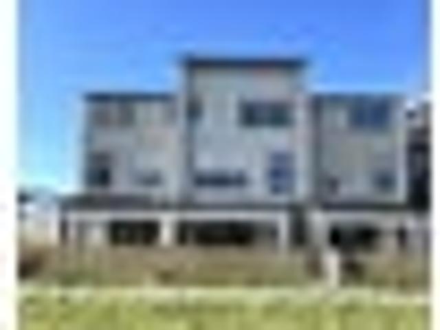 Townhouse for sale in Awhitu