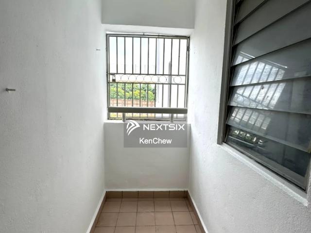 Residential House for sale in Malaka