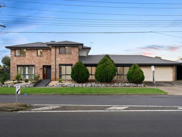 House for sale in Riverdene, Melbourne
