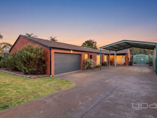 House for sale in Brookfield, Melbourne