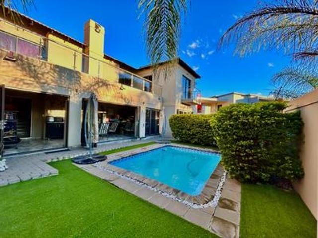 House for sale in Hartbeespoort Dam Nature Reserve, North West