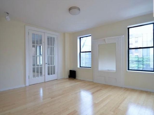 Room for rent in Arverne, New York
