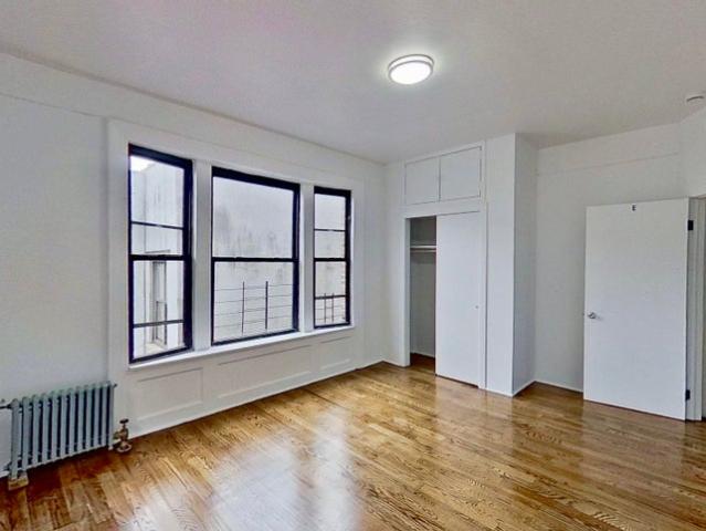 Room for rent in Arverne, New York