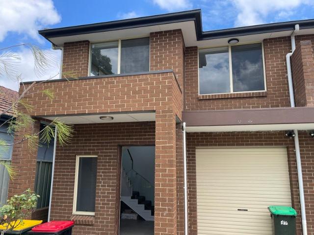 Duplex for rent in Sydney, New South Wales