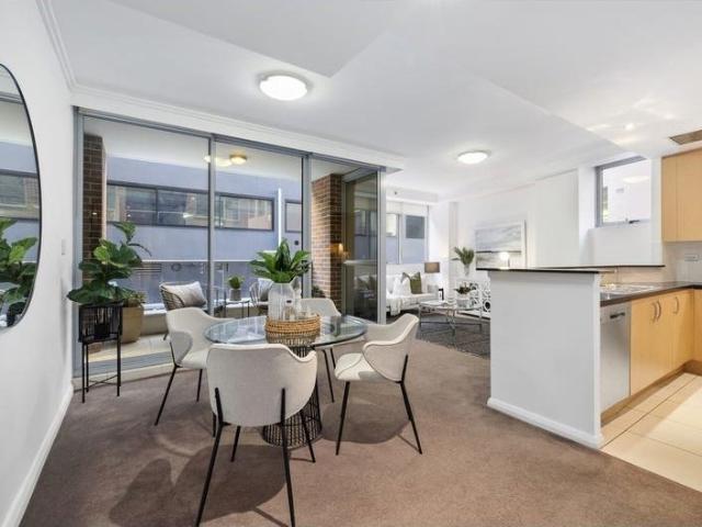 Apartment for rent in Thai Town, Sydney