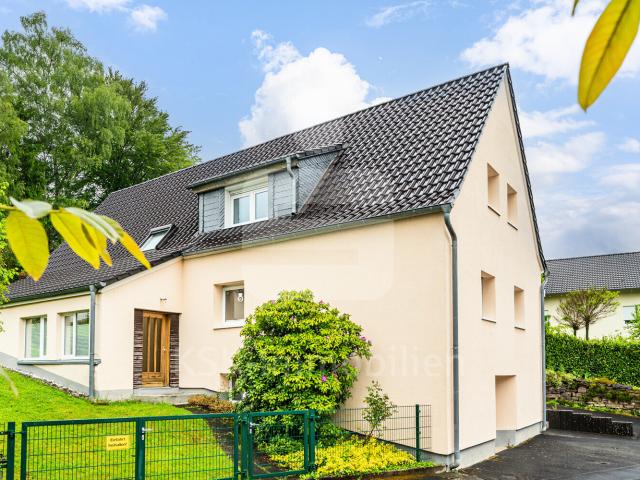 Villa kaufen in Niederlückerath, Ruppichteroth