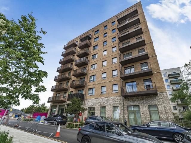 Apartment for rent in Gascoigne Estate, Greater London