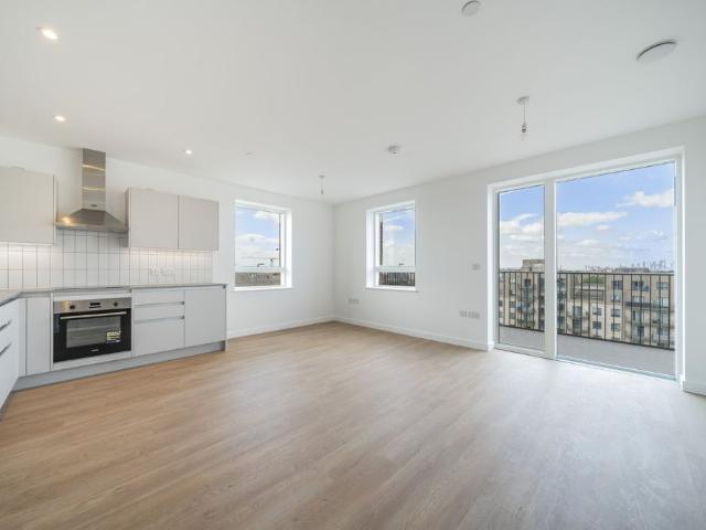 Apartment for rent in Gascoigne Estate, Greater London