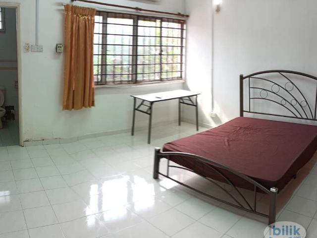 Room for rent in Petaling, Damansara Damai