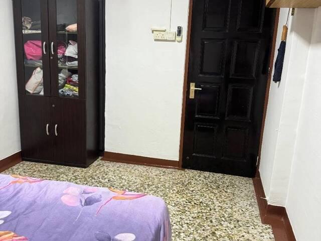 Room for rent in Kebun Baru, Singapore