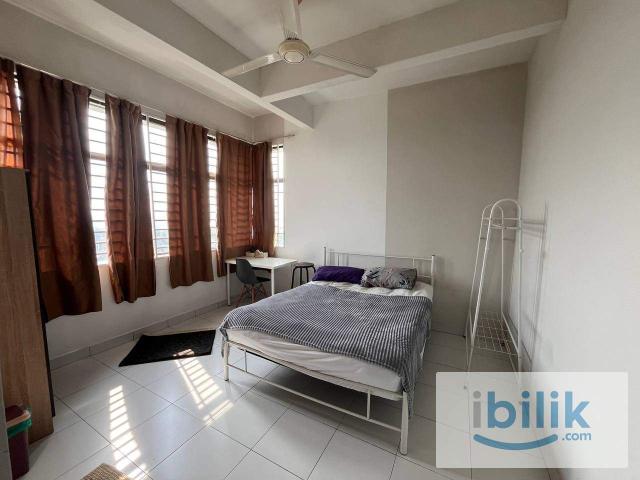 Room for rent in Petaling, Alam Impian
