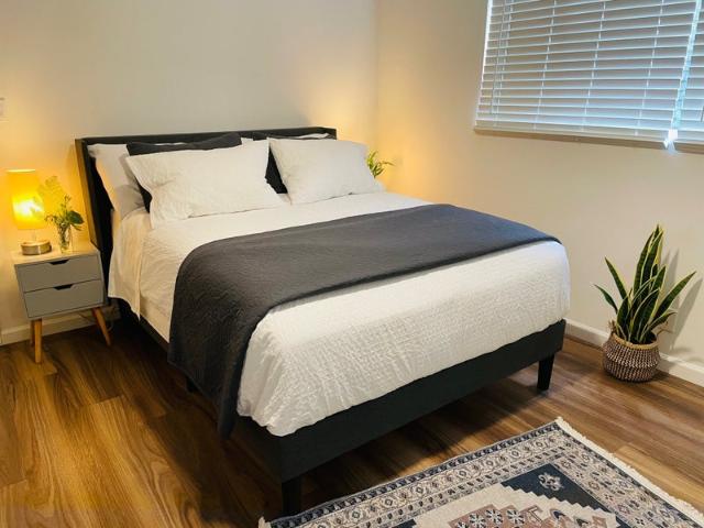 Room for rent in Canoga Park, California