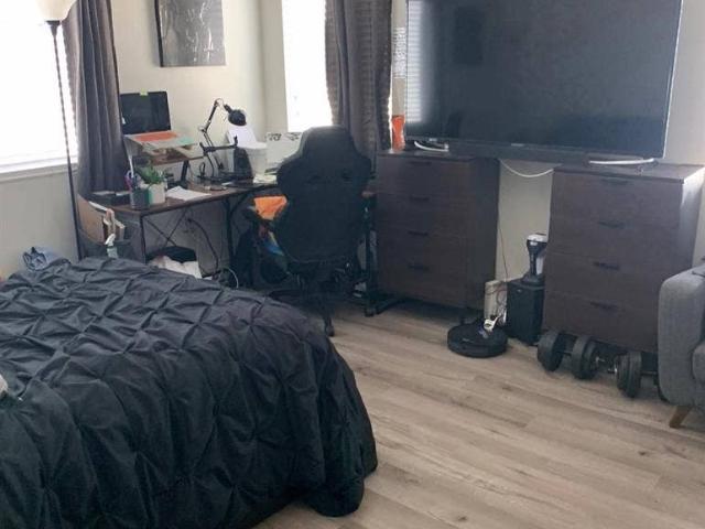 Room for rent in Canoga Park, California