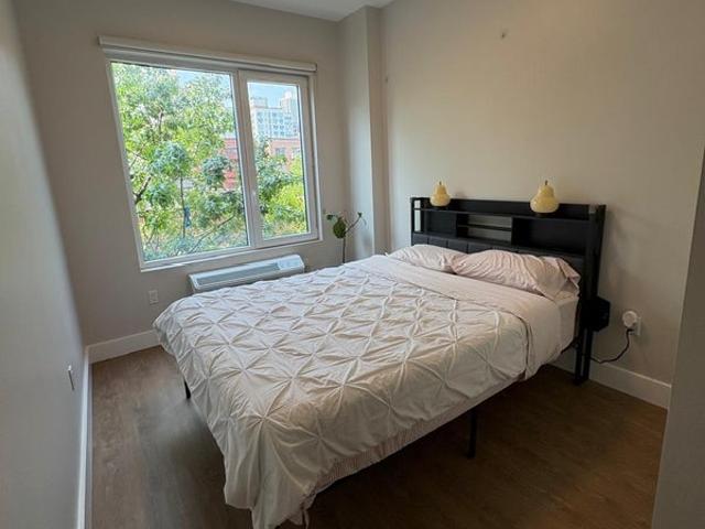 Room for rent in The Bronx, Arverne