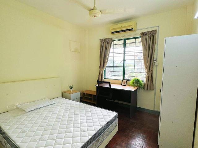 Room for rent in Petaling, Damansara Damai
