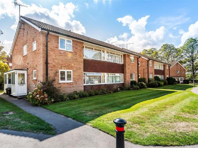 Apartment for rent in Oxted, Hillview