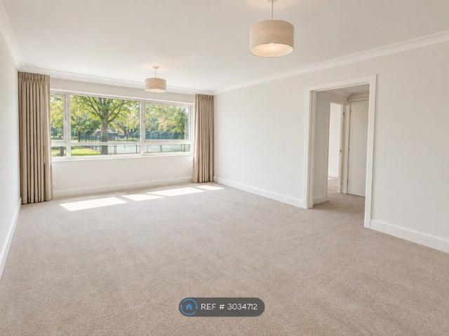 Apartment for rent in Old Oxted, Tandridge