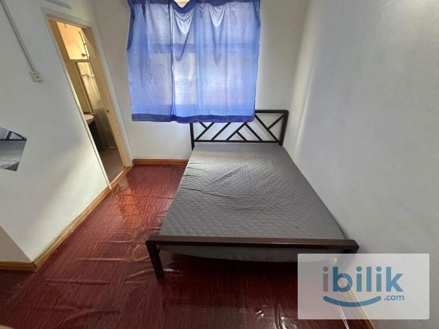 Room for rent in Petaling, Alam Impian