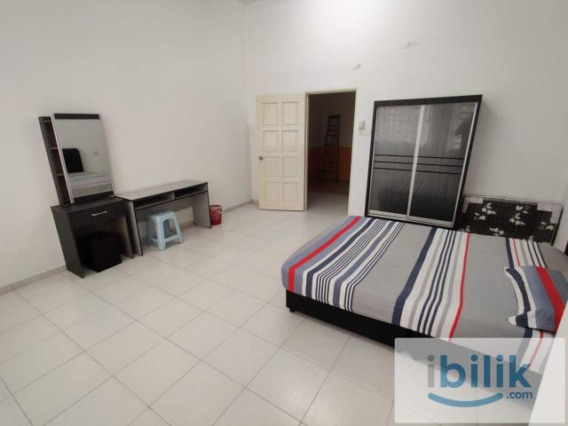 Room for rent in Muar, Johor