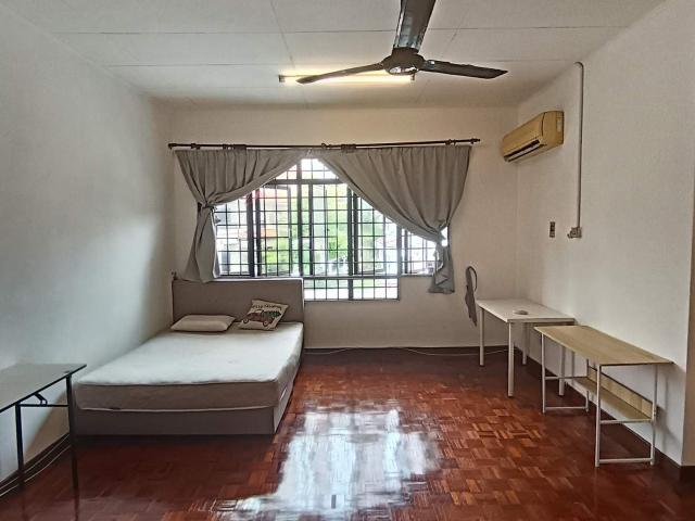 Room for rent in Petaling, Damansara Damai