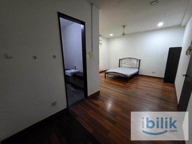 Room for rent in Seksyen 35, Shah Alam