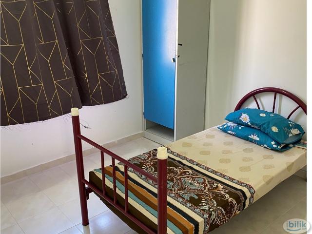 Room for rent in Malaka