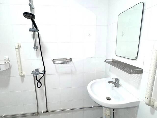 Room for rent in HarbourFront, Singapore