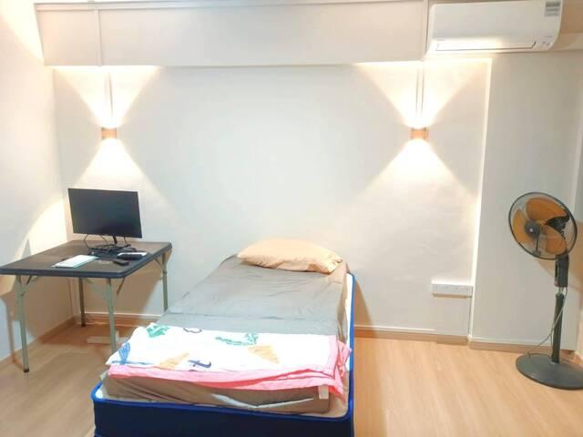 Room for rent in Sembawang, 23 North West