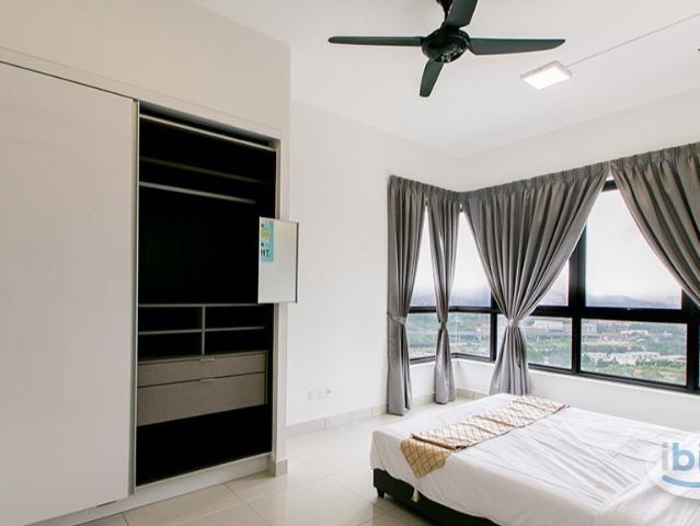 Room for rent in Petaling, Alam Impian
