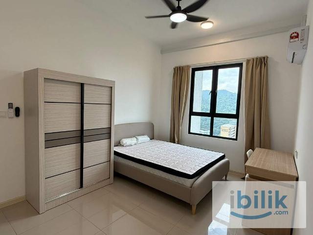 Room for rent in Teluk Kumbar, George Town