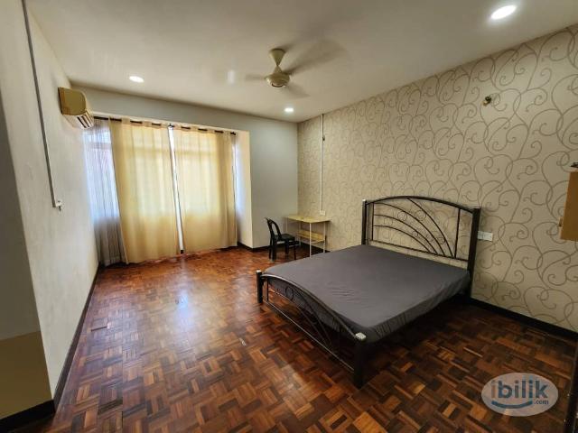 Room for rent in Petaling, Damansara Damai