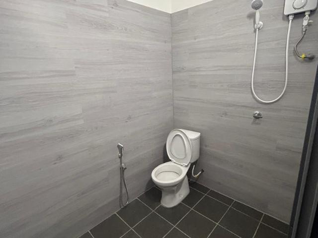 Room for rent in Petaling, Alam Impian