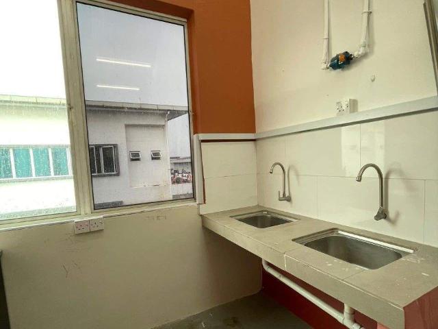 Room for rent in Petaling, Alam Impian