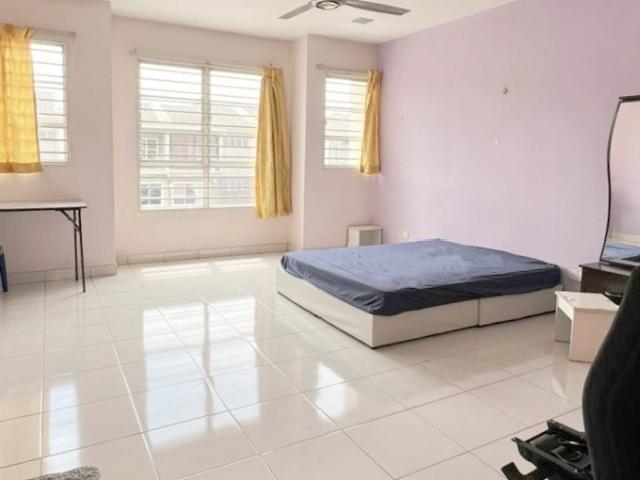 Room for rent in Alam Impian, Selangor
