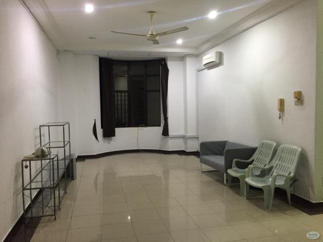 Room for rent in Malaka
