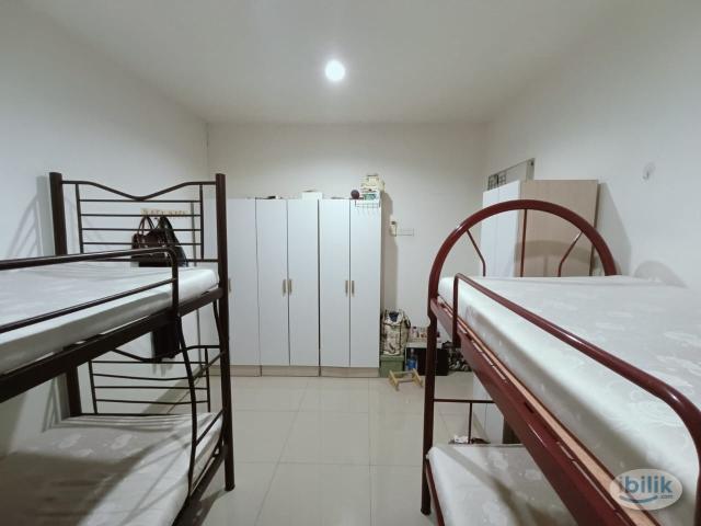 Room for rent in Petaling, Alam Impian