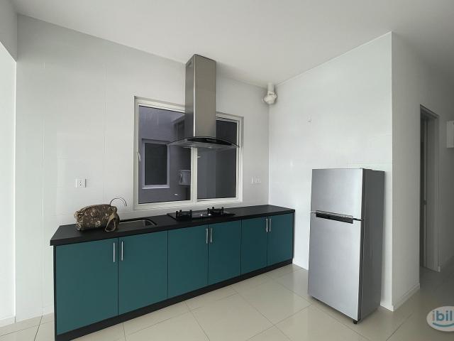 Room for rent in Petaling, Alam Impian