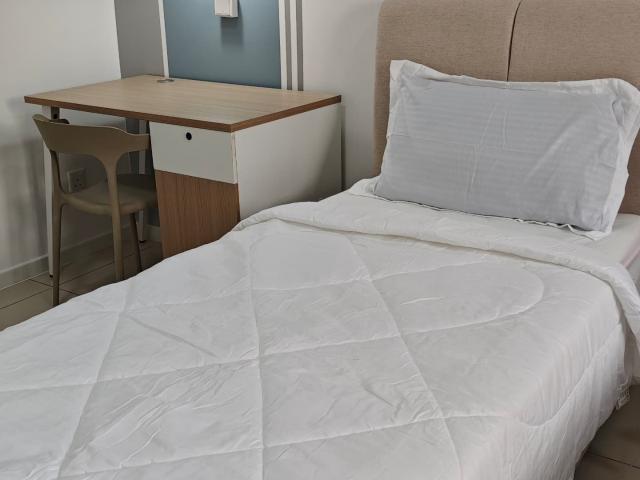 Room for rent in Petaling, Alam Impian