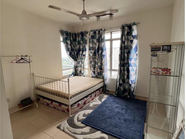 Room for rent in Petaling, Alam Impian
